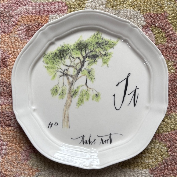 🌳Anthropologie Linea Carta Monogram Canapé Plate T Take Root EUC - Picture 14 of 15
